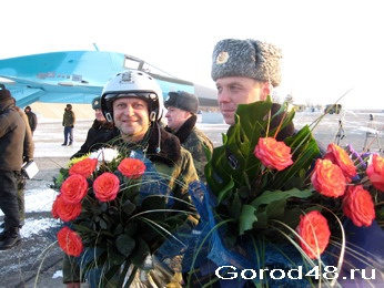 Липецкий авиацентр получил два новых серийных бомбардировщика Су-34 Липецкий авиацентр получил два новых серийных бомбардировщика Су-34