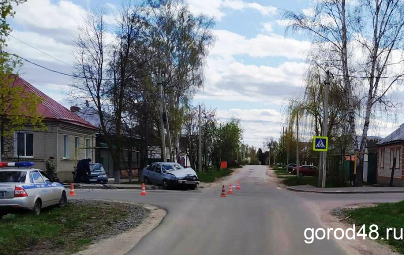 В столкновении «Дэу» и «ВАЗа» пострадали два человека В столкновении «Дэу» и «ВАЗа» пострадали два человека
