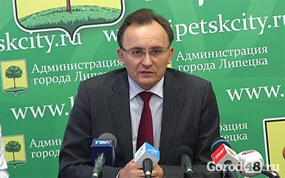 Очереди в РВЦЛ заставили чиновников извиняться перед липчанами Очереди в РВЦЛ заставили чиновников извиняться перед липчанами