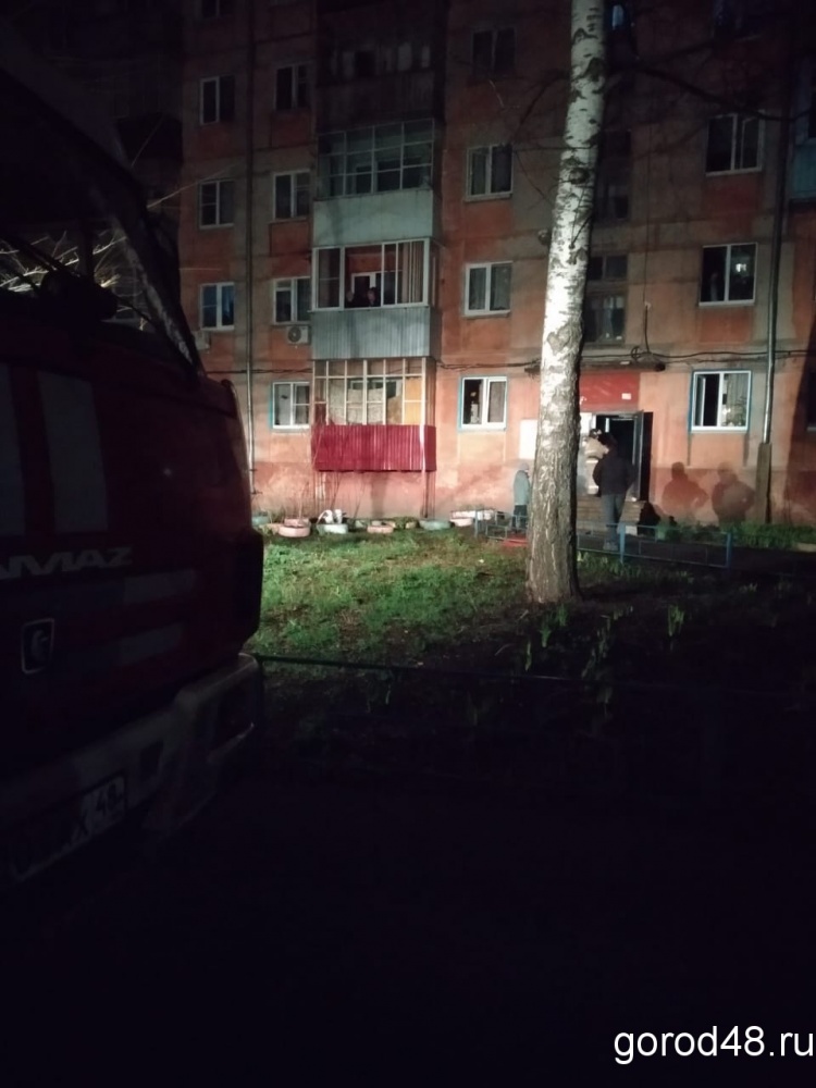 Пожар произошел в электрощитовой липецкого дома Пожар произошел в электрощитовой липецкого дома