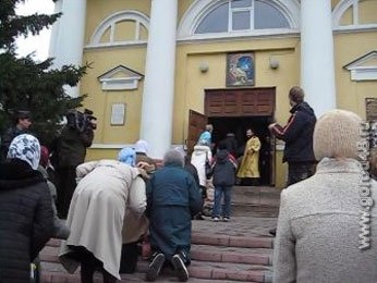 Липецкие верующие обвозят вокруг города православную святыню Липецкие верующие обвозят вокруг города православную святыню