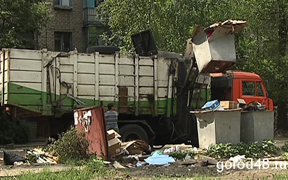 Депутаты ругались с чиновниками из-за домов , которые в Липецке бросили "управляшки" Депутаты ругались с чиновниками из-за домов , которые в Липецке бросили "управляшки"