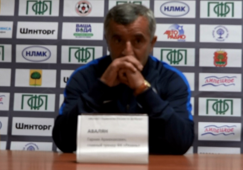 Авалян: «У нас нехорошая традиция: ребята играют в команде, а потом получают выгодные предложения» Авалян: «У нас нехорошая традиция: ребята играют в команде, а потом получают выгодные предложения»