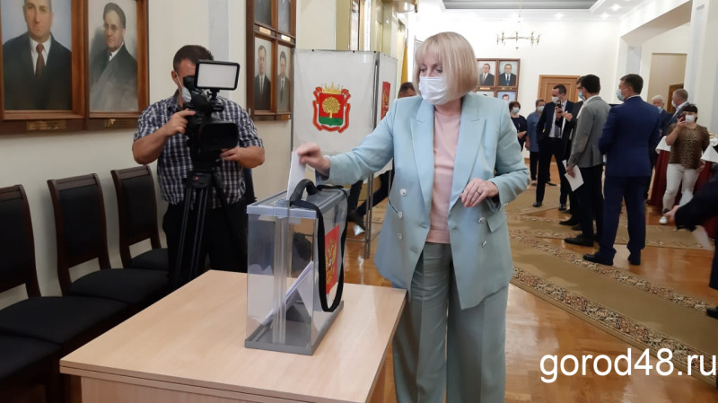 В Липецком горсовете выбрали трех вице-спикеров В Липецком горсовете выбрали трех вице-спикеров