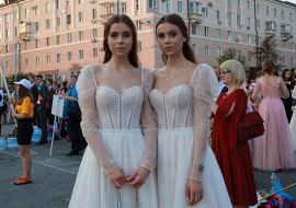 На Соборной площади начался праздник выпускников