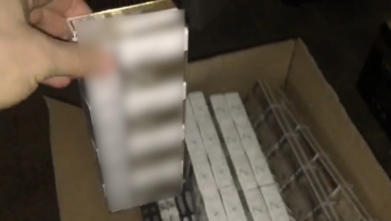 Полицейские изъяли более 3000 пачек поддельных сигарет Полицейские изъяли более 3000 пачек поддельных сигарет