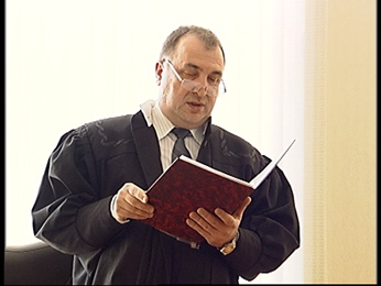 Суд обязал власти отремонтировать школу в Ленино. Суд обязал власти отремонтировать школу в Ленино.