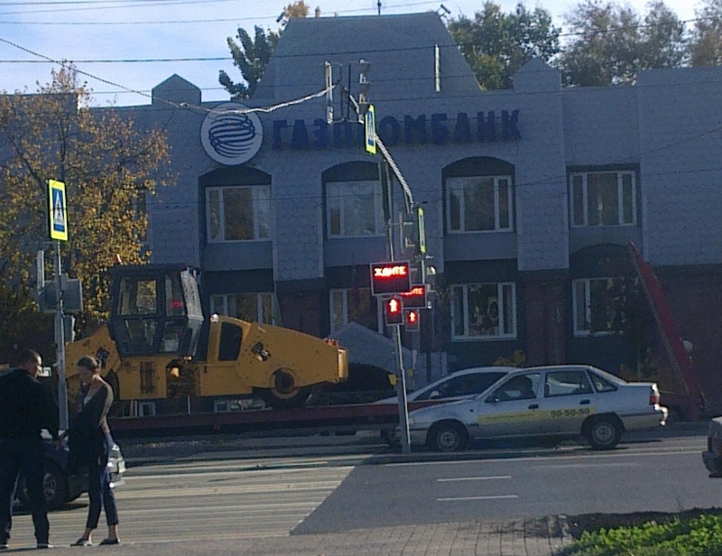 На улице Гагарина заработал светофор по требованию На улице Гагарина заработал светофор по требованию