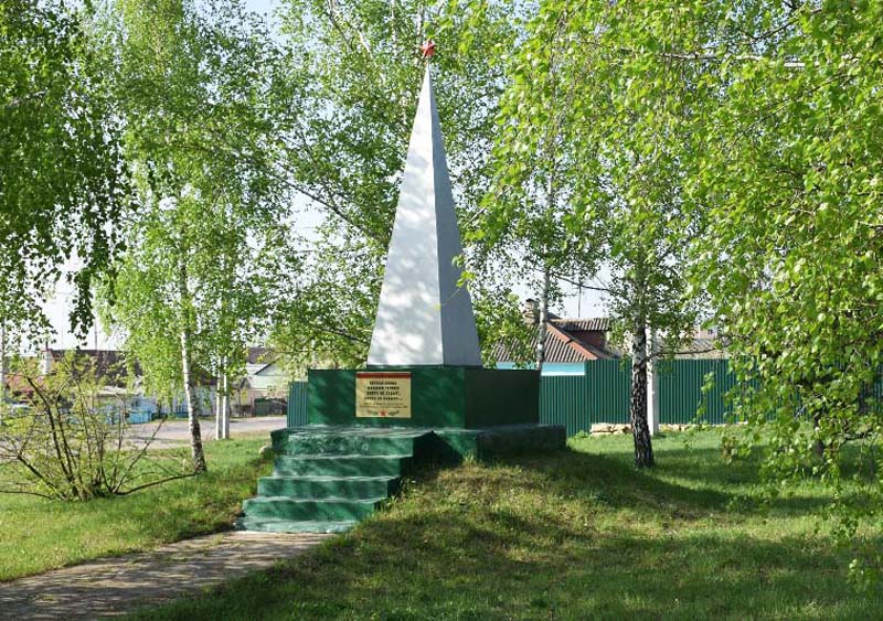 В Лебедяни далеко не все мемориалы и памятники привели в порядок к 9 мая (ФОТО) В Лебедяни далеко не все мемориалы и памятники привели в порядок к 9 мая (ФОТО)