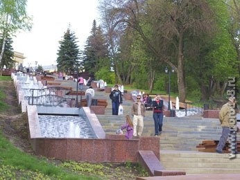 В Липецке открыли фонтаны и Доску почета В Липецке открыли фонтаны и Доску почета