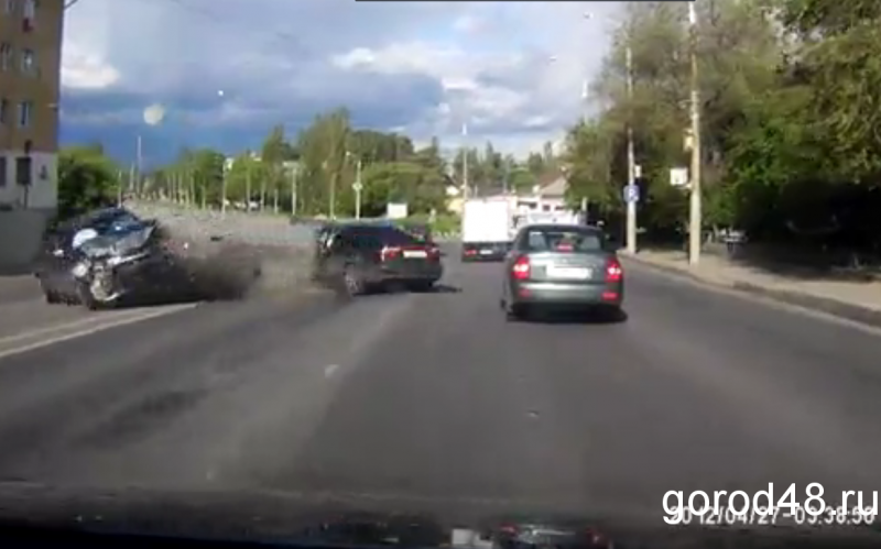 Авария на Студеновской попала на видео Авария на Студеновской попала на видео