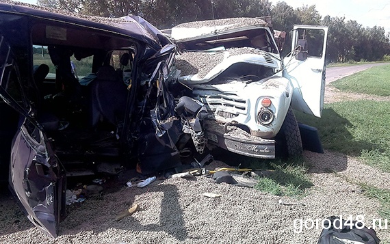 Водитель грузовика - виновник гибели двух пассажиров автобуса - получил пять лет Водитель грузовика - виновник гибели двух пассажиров автобуса - получил пять лет