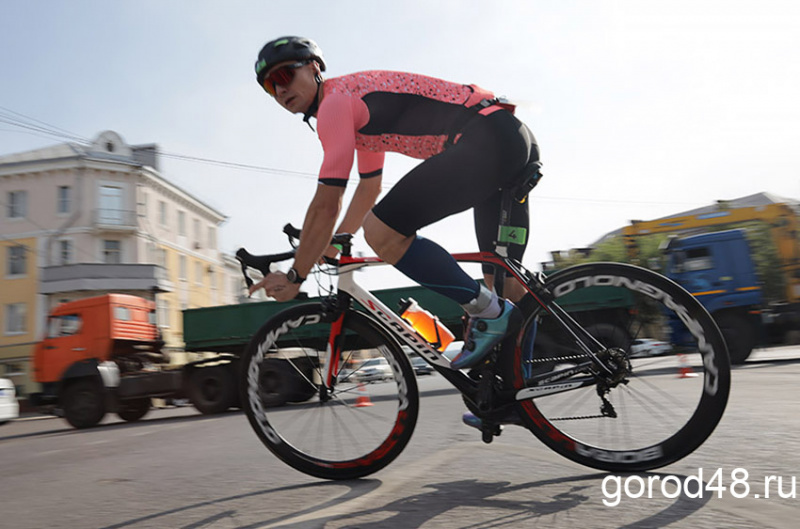 Выходные в Липецке: велопрогулки, битва с суперлигой и Международный день бумаги