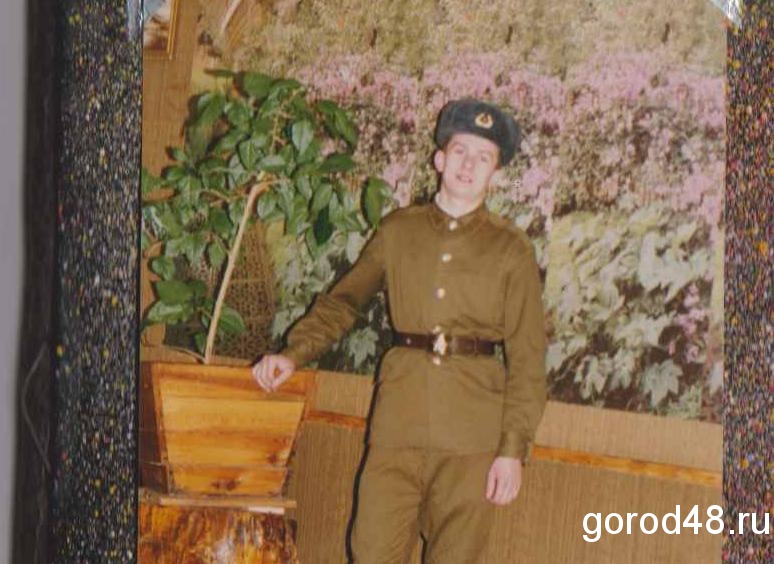 Ельчанин нашел свой дембельский альбом спустя 20 лет Ельчанин нашел свой дембельский альбом спустя 20 лет