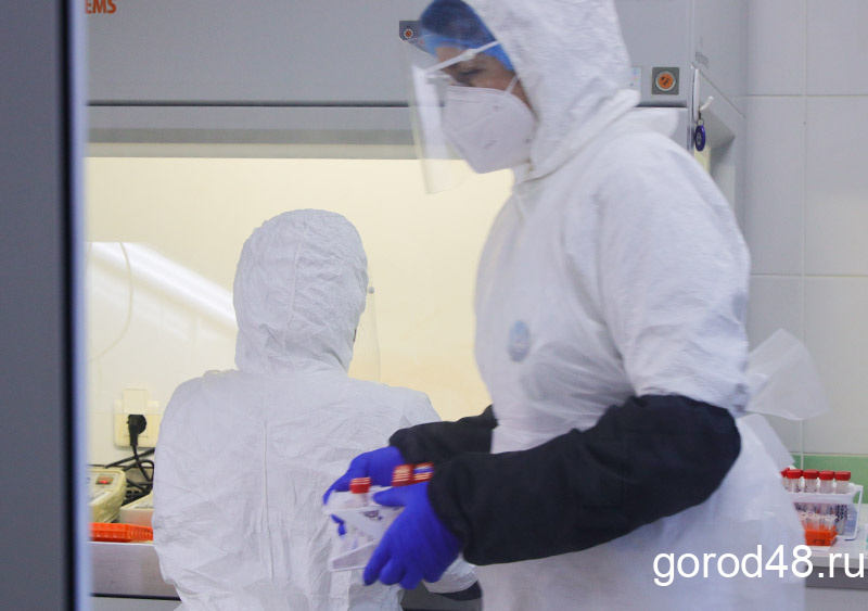 Количество выявленных за сутки случаев коронавируса продолжает снижаться