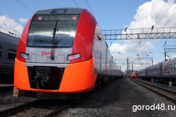 Скоростная электричка насмерть сбила подростка в Подмосковье Скоростная электричка насмерть сбила подростка в Подмосковье