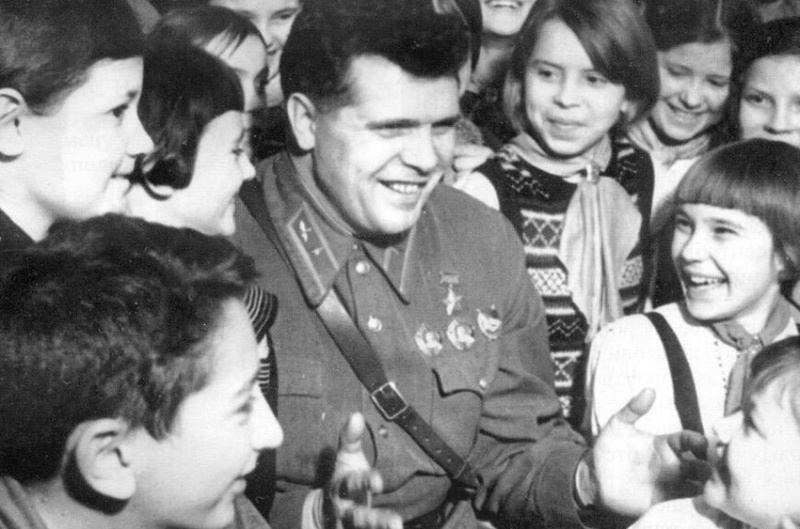 Герой Советского Союза Михаил Водопьянов писал пьесы для липецкого театра – ему посвятят выставку Герой Советского Союза Михаил Водопьянов писал пьесы для липецкого театра – ему посвятят выставку