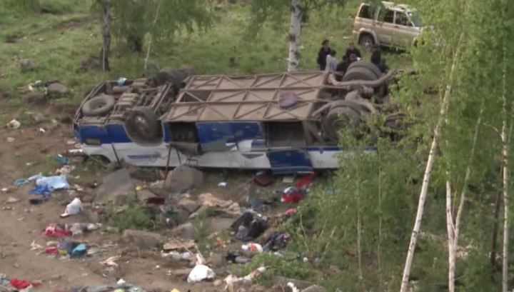 В ДТП с автобусом в Забайкалье погибли 12 человек В ДТП с автобусом в Забайкалье погибли 12 человек