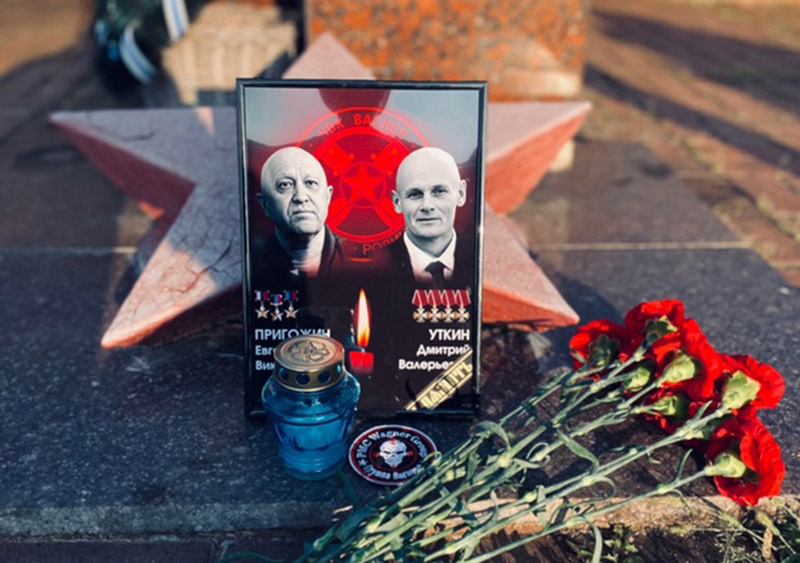 Стихийный мемориал памяти погибших основателей ЧВК «Вагнер» появился в Липецком районе Стихийный мемориал памяти погибших основателей ЧВК «Вагнер» появился в Липецком районе