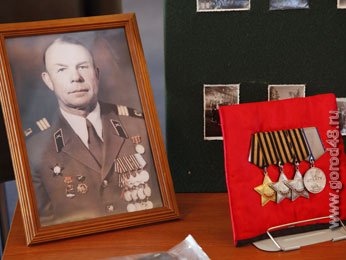 Награды героя Великой Отечественной войны переданы музею Награды героя Великой Отечественной войны переданы музею