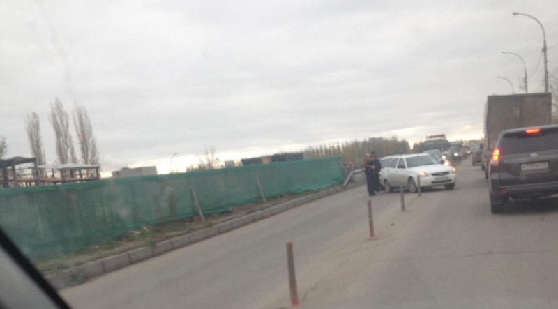Петровский мост встал из-за мелкого ДТП Петровский мост встал из-за мелкого ДТП