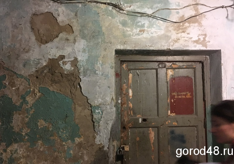 Валентина Пересыпкина: «Давайте все здесь присутствующие скинутся и купят им квартиру» Валентина Пересыпкина: «Давайте все здесь присутствующие скинутся и купят им квартиру»