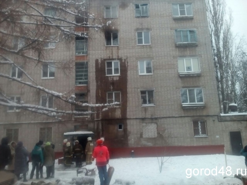 В Липецке эвакуированы жильцы пятиэтажки из-за пожара В Липецке эвакуированы жильцы пятиэтажки из-за пожара