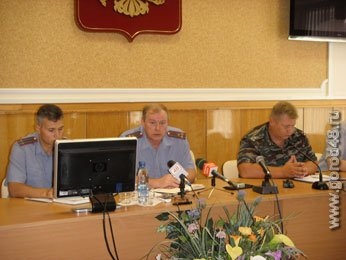 Командир липецкого ОМОНА Геннадий Беликов: «Если факт избиения болельщиков подтвердится, виновные будут уволены». Командир липецкого ОМОНА Геннадий Беликов: «Если факт избиения болельщиков подтвердится, виновные будут уволены».