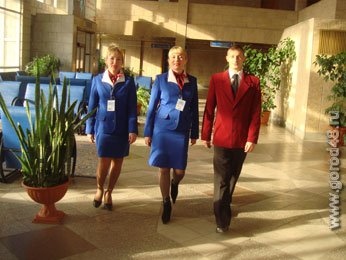 Липецкие стюардессы надели васильковое Липецкие стюардессы надели васильковое