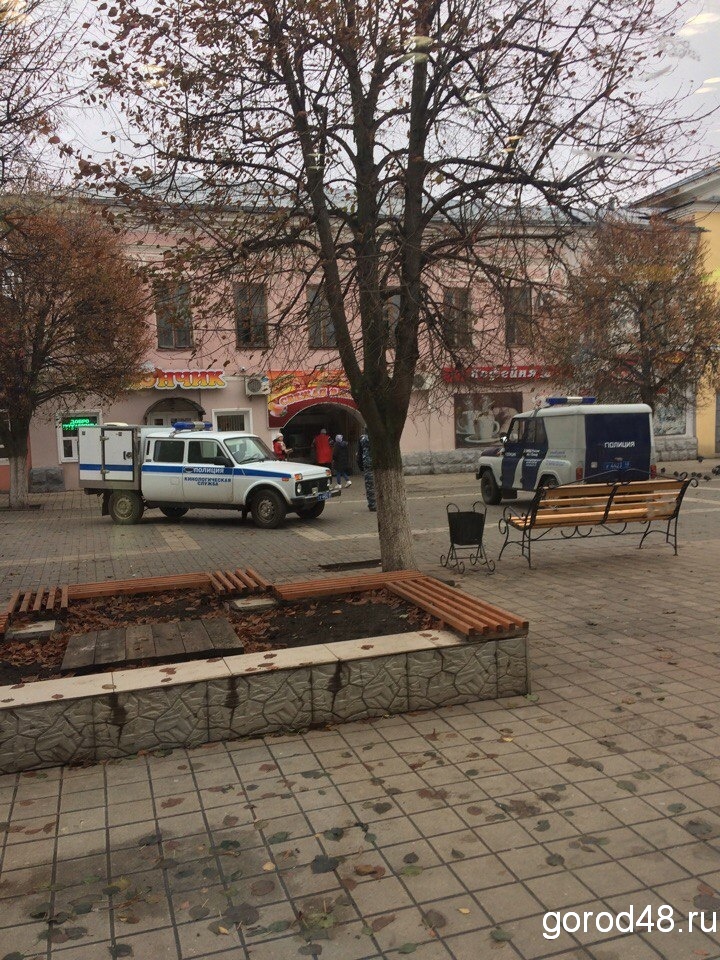 Заминировавшему центральную площадь Ельца хулигану грозит до 3 лет заключения Заминировавшему центральную площадь Ельца хулигану грозит до 3 лет заключения