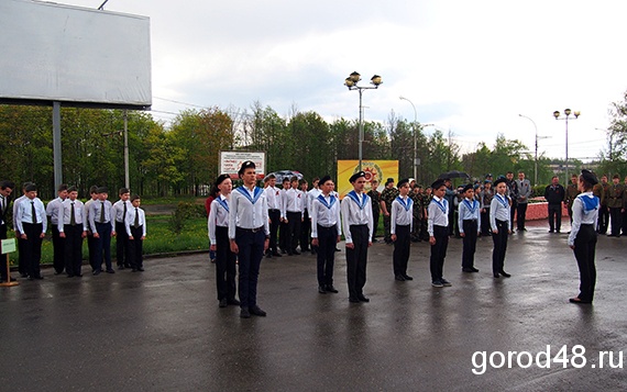 В парке Победы прошла военно-спортивная игра "Вперед, мальчишки!" В парке Победы прошла военно-спортивная игра "Вперед, мальчишки!"