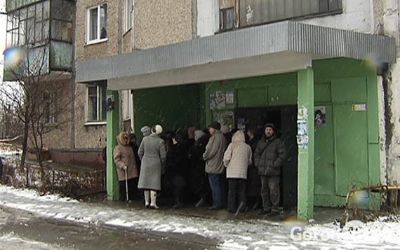 Жители дома 4/3 не могут находится в своих квартирах из-за шума Жители дома 4/3 не могут находится в своих квартирах из-за шума