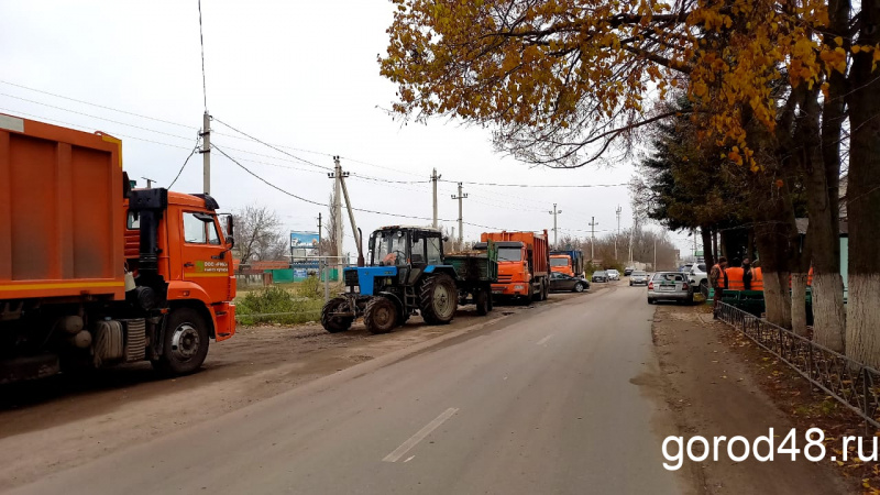 Сразу в нескольких районах Липецкой области сегодня на несколько часов приостановили вывоз мусора