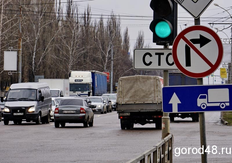 Движение в Липецке вновь затруднит ремонт дорог Движение в Липецке вновь затруднит ремонт дорог