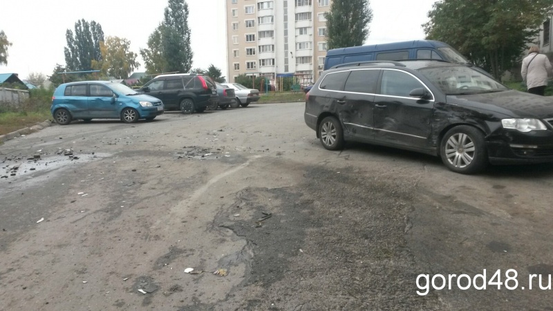 В Липецке водитель «Пежо» разбил 11 машин В Липецке водитель «Пежо» разбил 11 машин