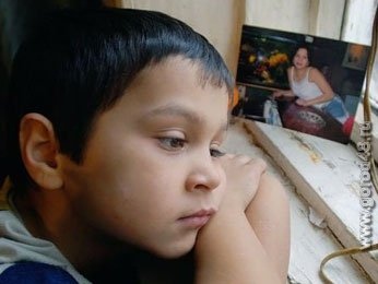 Липчане собрали в школу сына Олеси Золотарёвой, погибшей в Испании Липчане собрали в школу сына Олеси Золотарёвой, погибшей в Испании