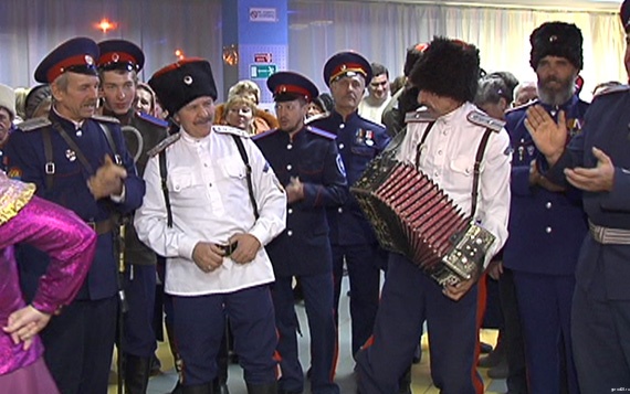 В Липецке прошёл казачий бал - с иконами и знамёнами В Липецке прошёл казачий бал - с иконами и знамёнами