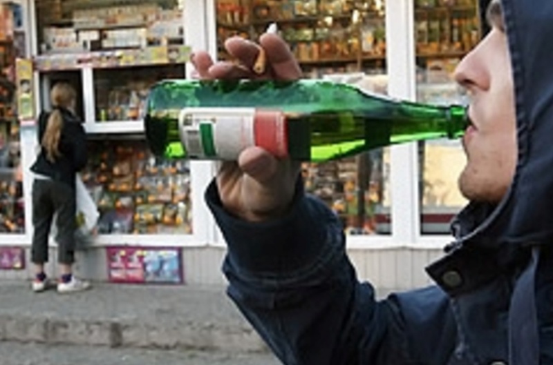 Киоск на Сырском Руднике из-под полы приторговывал пивом и водкой Киоск на Сырском Руднике из-под полы приторговывал пивом и водкой