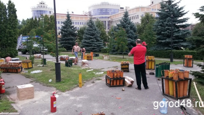 Липчан ждет 1000 залпов салюта под стихи о родном городе Липчан ждет 1000 залпов салюта под стихи о родном городе