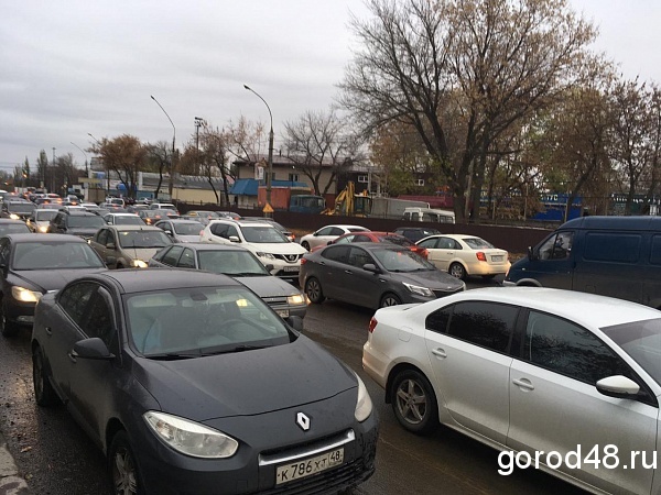 Ремонт дороги в Липецке заказали с нарушением закона Ремонт дороги в Липецке заказали с нарушением закона