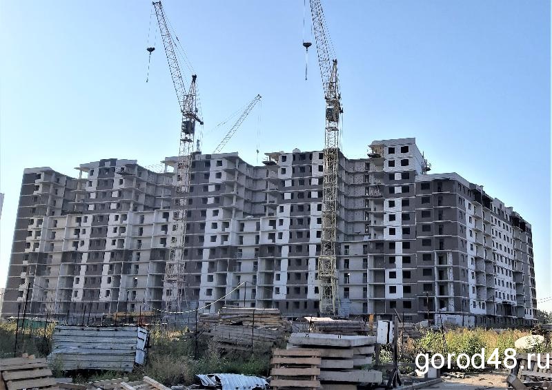 В микрорайоне «Европейский» демонтируют подъемные краны В микрорайоне «Европейский» демонтируют подъемные краны