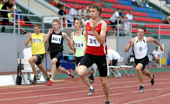 Денис Огарков выиграл «серебро» чемпионата России с личным рекордом Денис Огарков выиграл «серебро» чемпионата России с личным рекордом