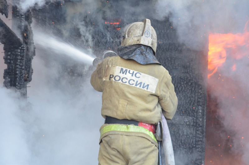 В пожаре во Льве-Толстом сегодня погиб человек В пожаре во Льве-Толстом сегодня погиб человек