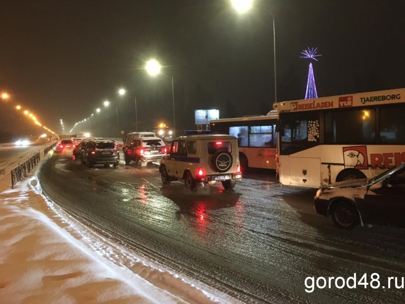 Петровский мост открыли раньше срока Петровский мост открыли раньше срока