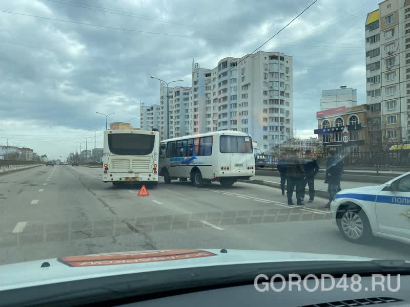 Город 48 аварии сегодня в липецке. Авария 14112022 в Липецкой области с автобусом.