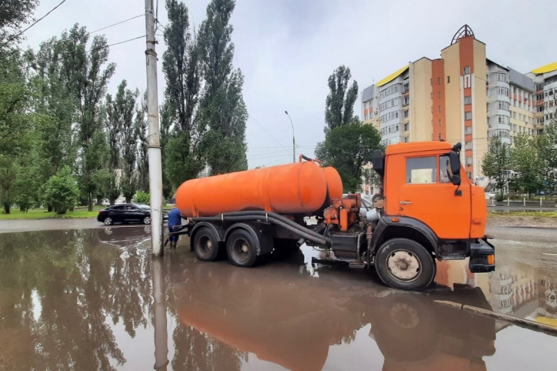 Ночью на улицах будут дежурить десять единиц спецтехники Ночью на улицах будут дежурить десять единиц спецтехники