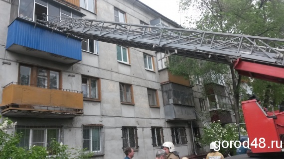 В доме на улице Адмирала Макарова вспыхнули сразу два пожара В доме на улице Адмирала Макарова вспыхнули сразу два пожара