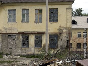 Девять многоэтажек исключены из списков капремонта Девять многоэтажек исключены из списков капремонта