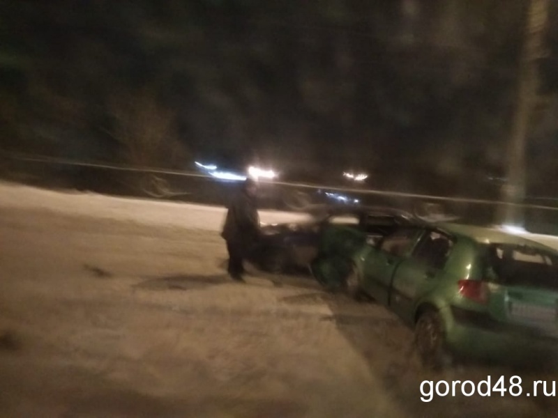 На Сокольском мосту две массовые аварии На Сокольском мосту две массовые аварии