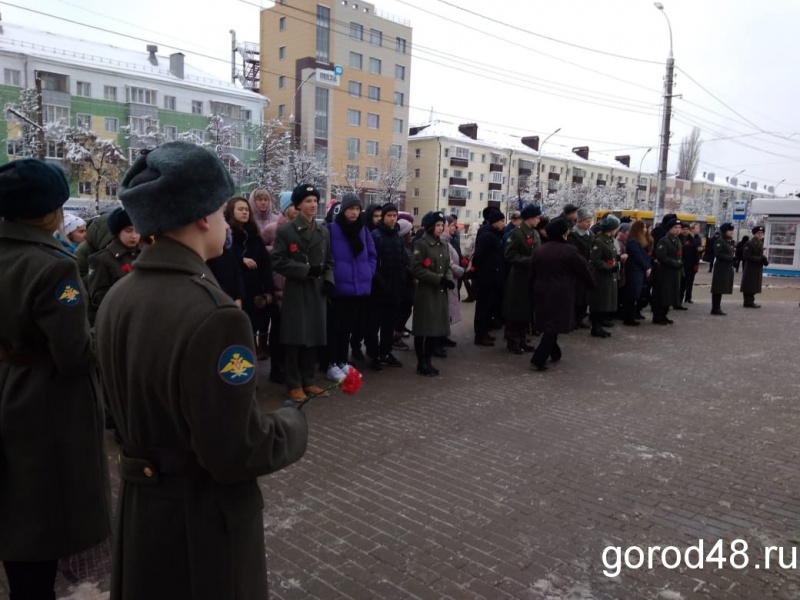 В Липецке почтили память погибших в Афганистане интернационалистов В Липецке почтили память погибших в Афганистане интернационалистов